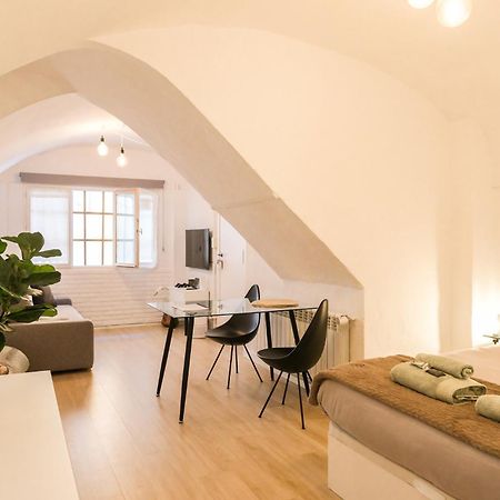 Casa Besalu Estudio En El Centro Del Pueblo Exterior foto